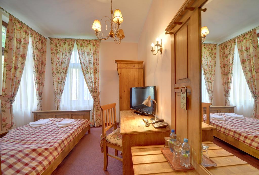 Hotel Magnes ชกลาร์สกา ปอเรมบา ภายนอก รูปภาพ