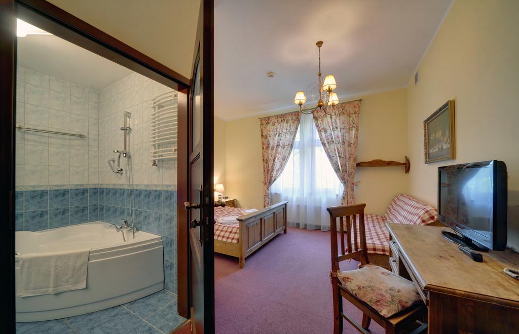 Hotel Magnes ชกลาร์สกา ปอเรมบา ภายนอก รูปภาพ